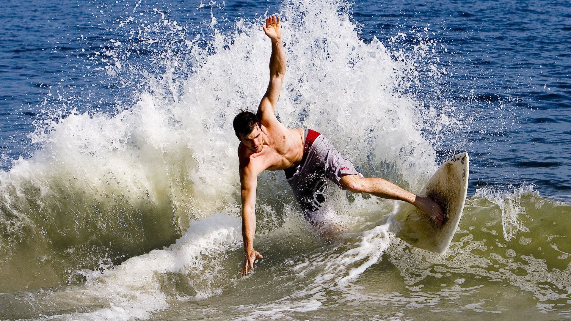 爱游戏综合娱乐-五大联赛是否提倡多节奏训练适配不同类型对手,五大联赛激烈程度